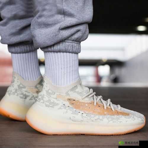 yeezy 蜜桃满天星,原价 8999 元
