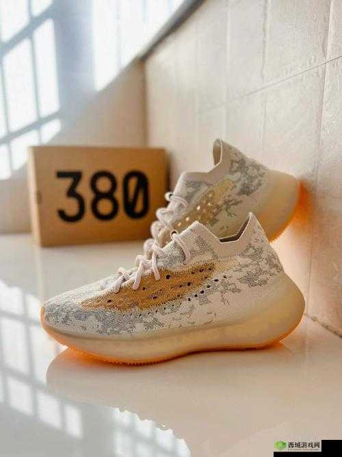 Yeezy380 蜜桃粉和白色:时尚新宠来袭